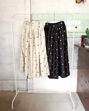 【BOHEMIANS WOMEN】SPACE HEART TUCK SKIRT