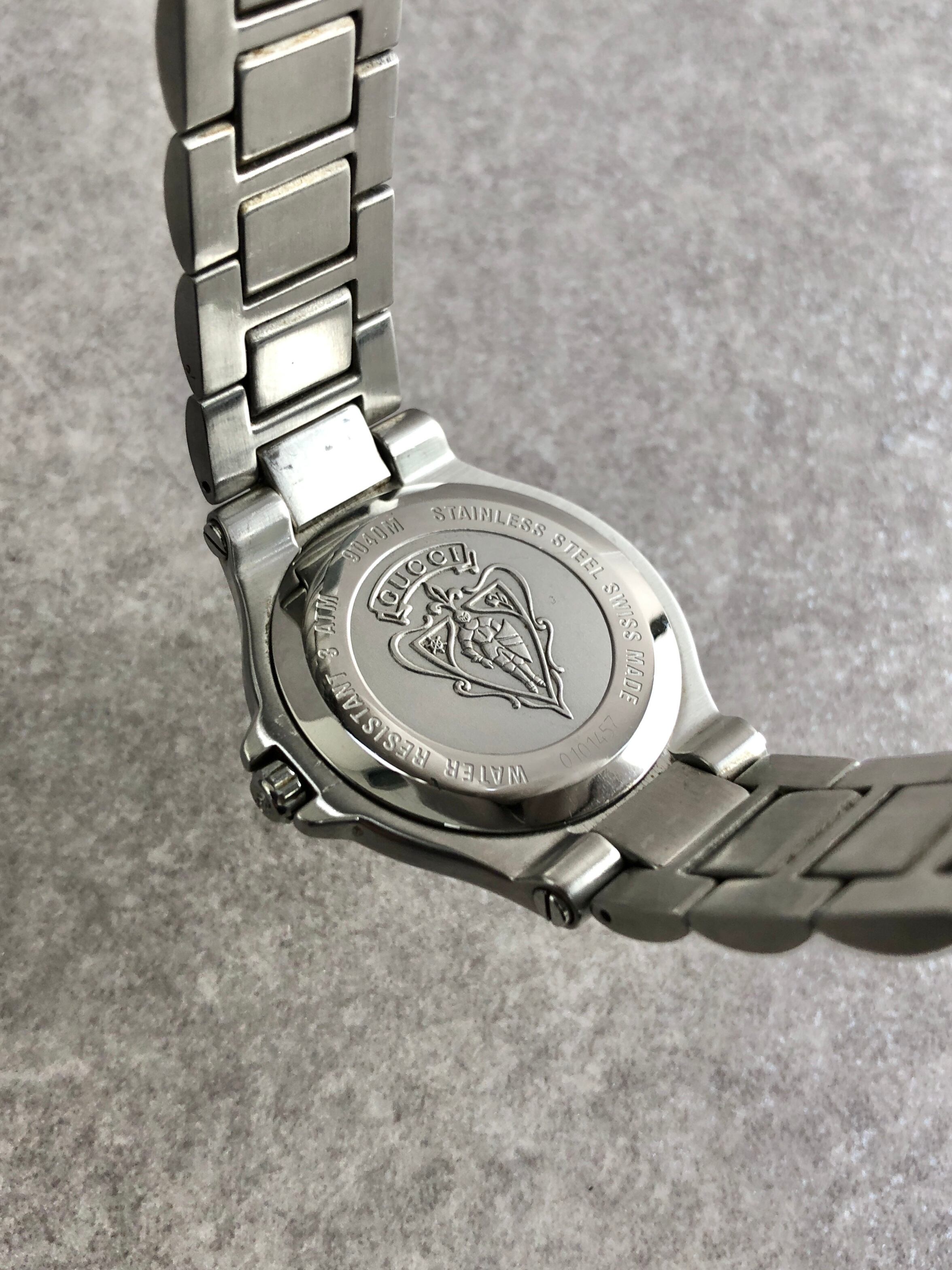 GUCCI グッチ 腕時計 シルバー ステンレススチール クウォーツ 9040M
