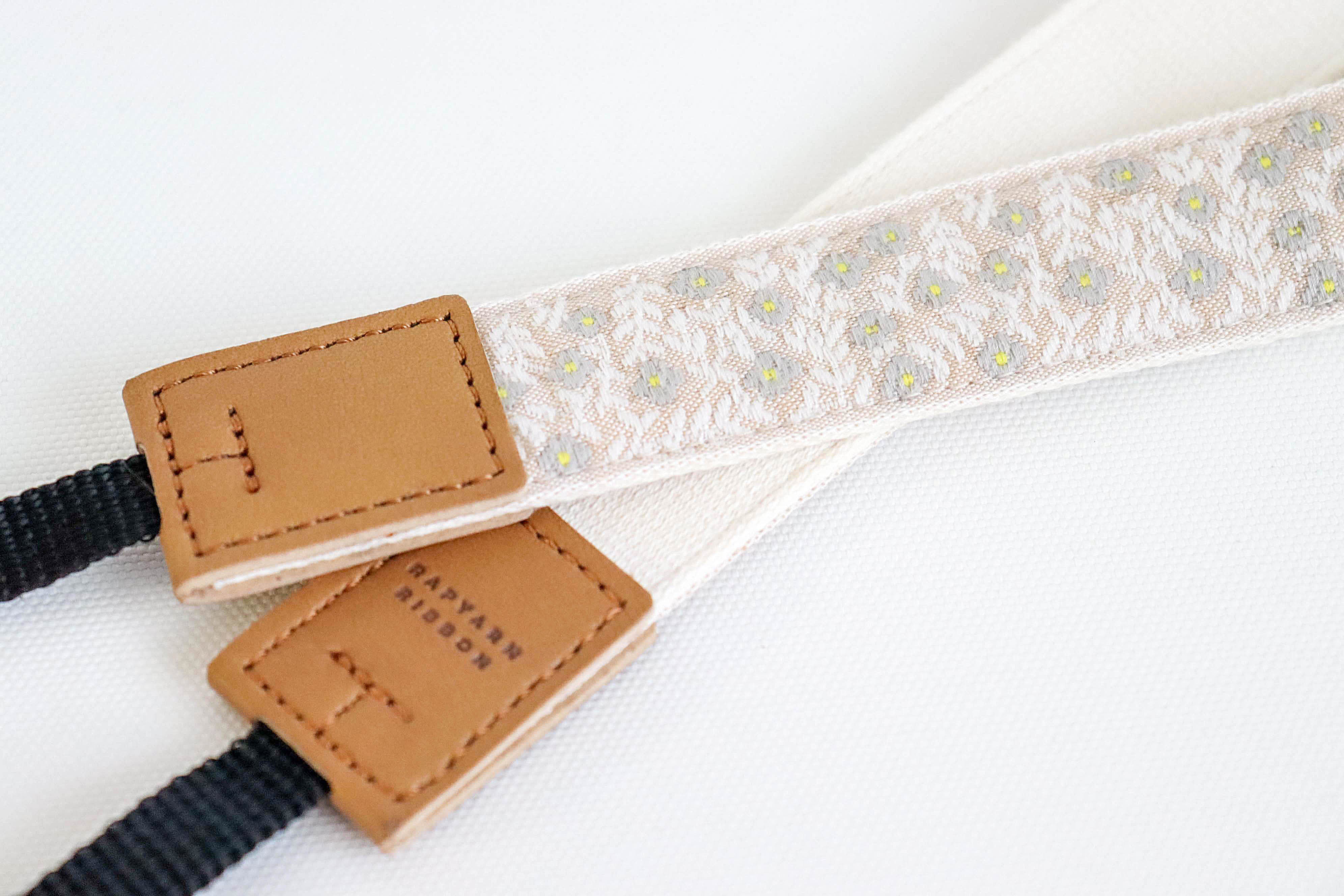 全5色 タイニーブロッサム柄 オリボンカメラストラップ | レピヤンリボン