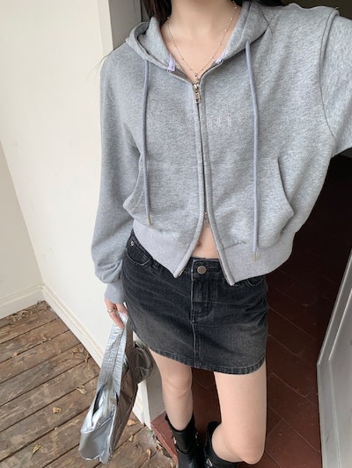 2024秋冬トップスかわいいパーカー フード付き韓国風長袖ゆったり細見え白黒おしゃれレトロチャックシルエット 大人っぽ韓国ダブルサイズファッション系ルーズレディースサイドお出かけ学生通学トラック羽織り