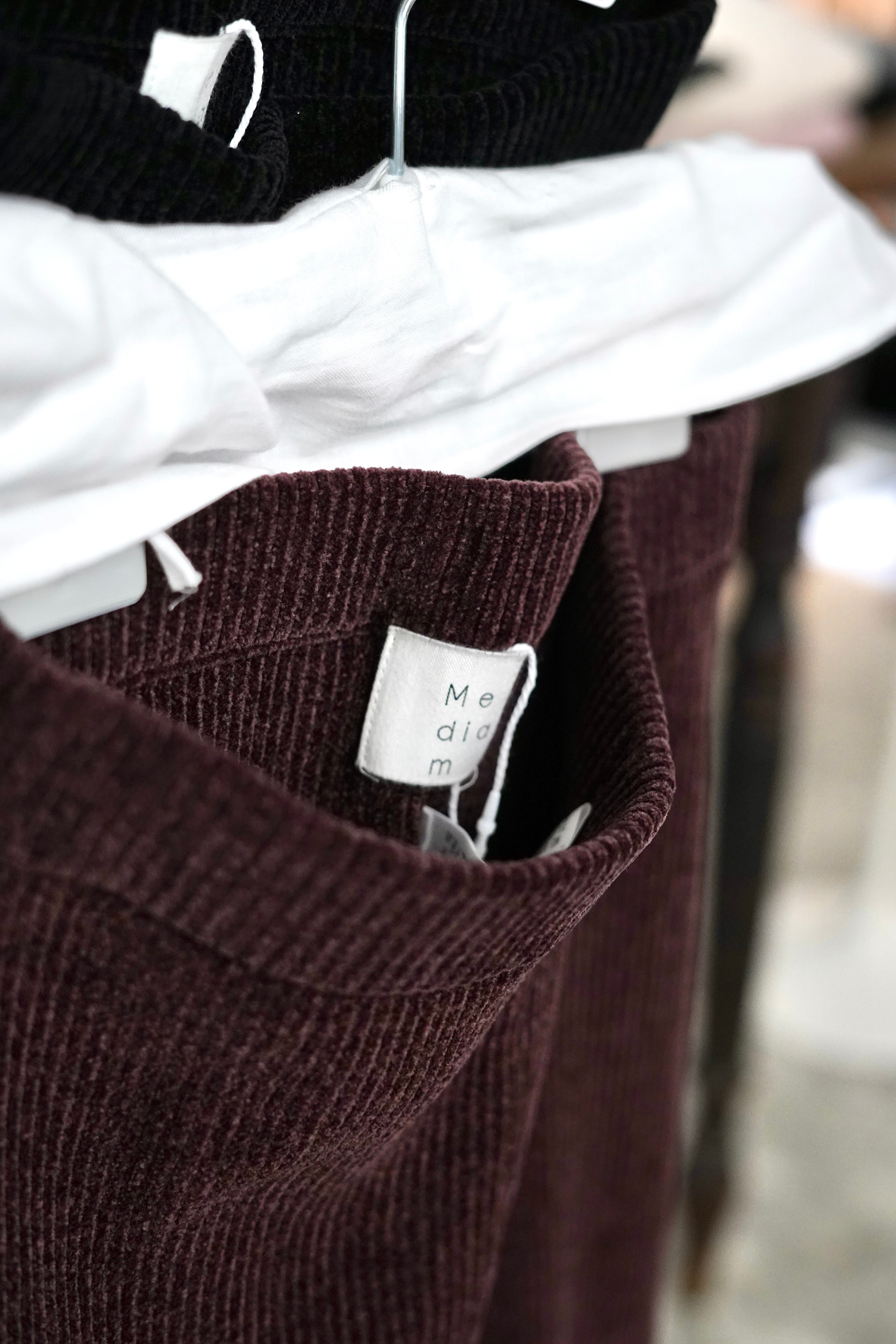 Mediam / Mole Knit Half Pants (Burgundy, Black) | JUQUI Online