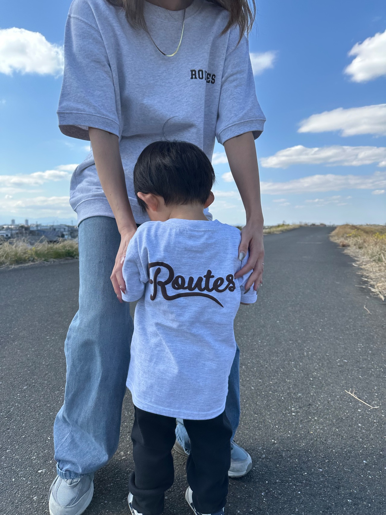 (KIDS) ROUTES LOGO  TEE / ASH
