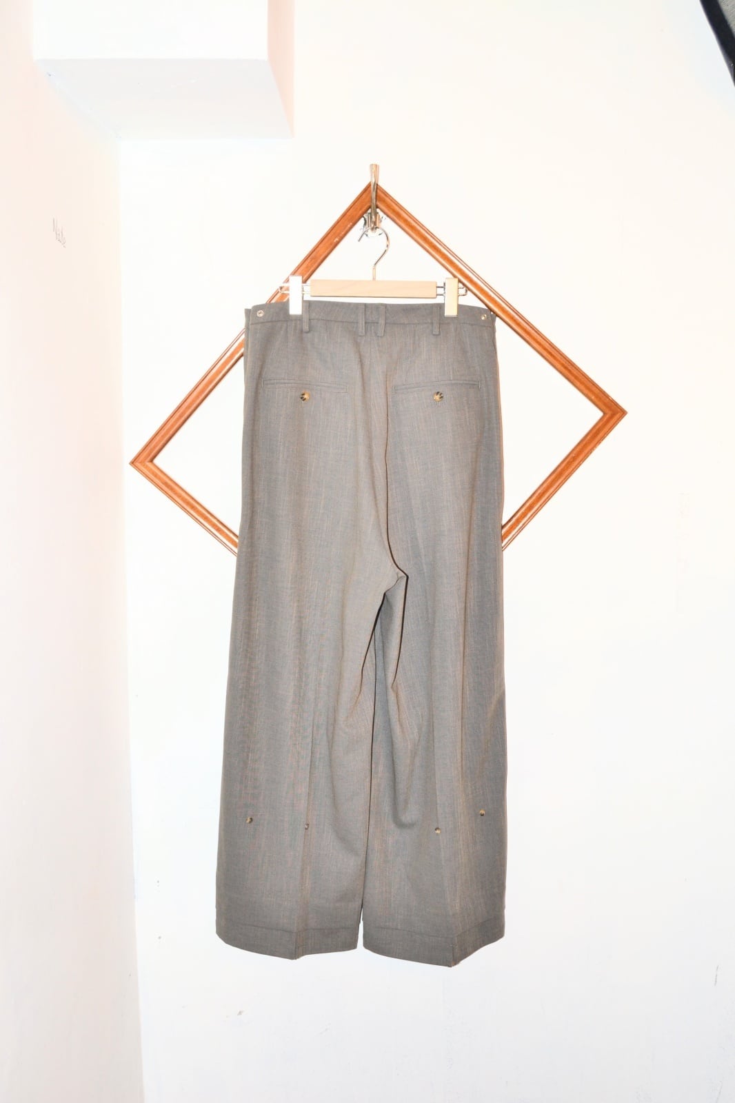 SYUMAN. / Nu Suit Trousers | L' AXE ONLINE STORE