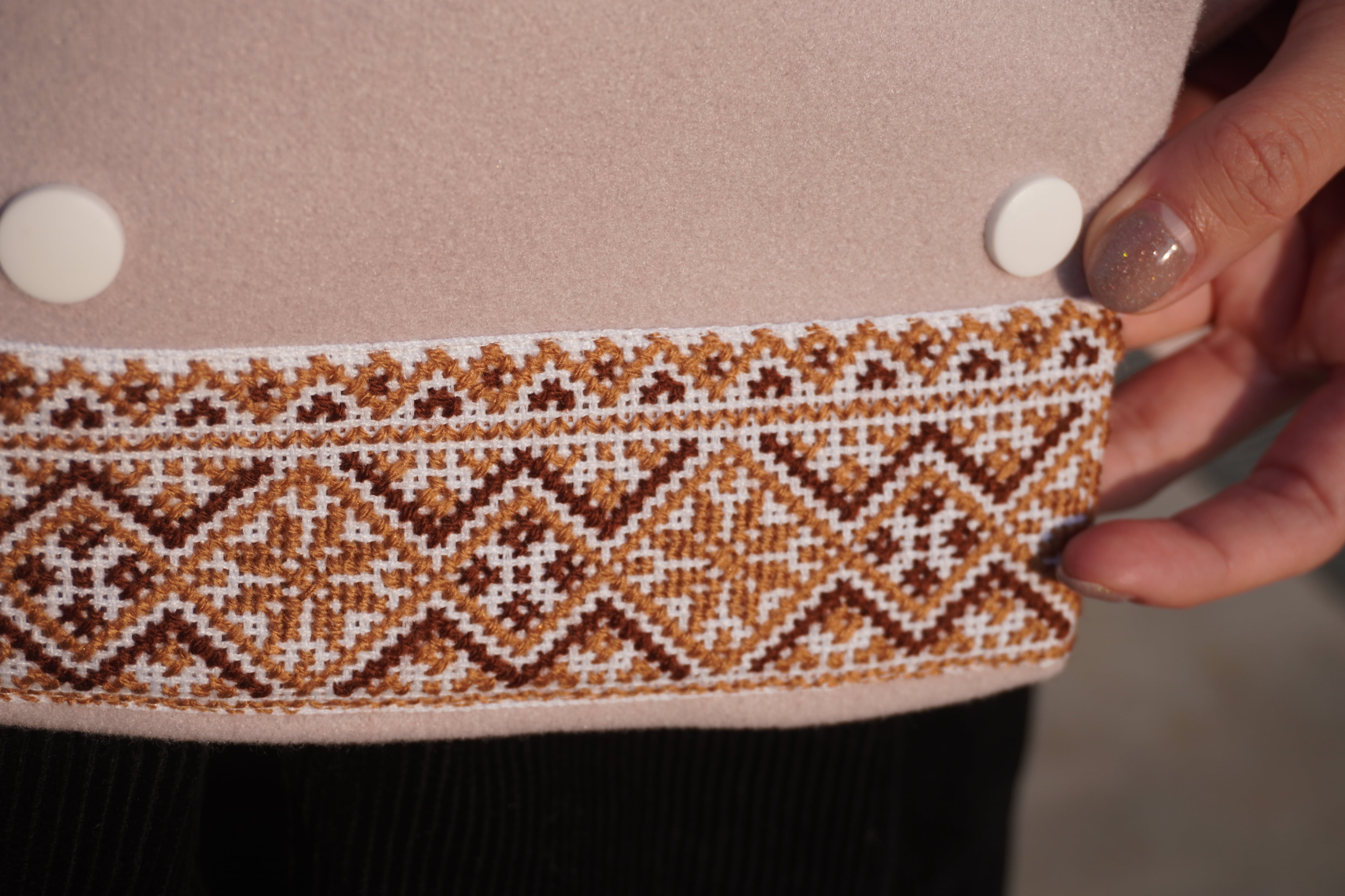 ウクライナ産カシミヤ100% 手刺繍ジャケットコート（白） | ウクライナ