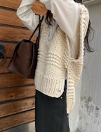 【新作5%OFF・3日間】Hand-Made Deep-Uneck Vest_2colors
