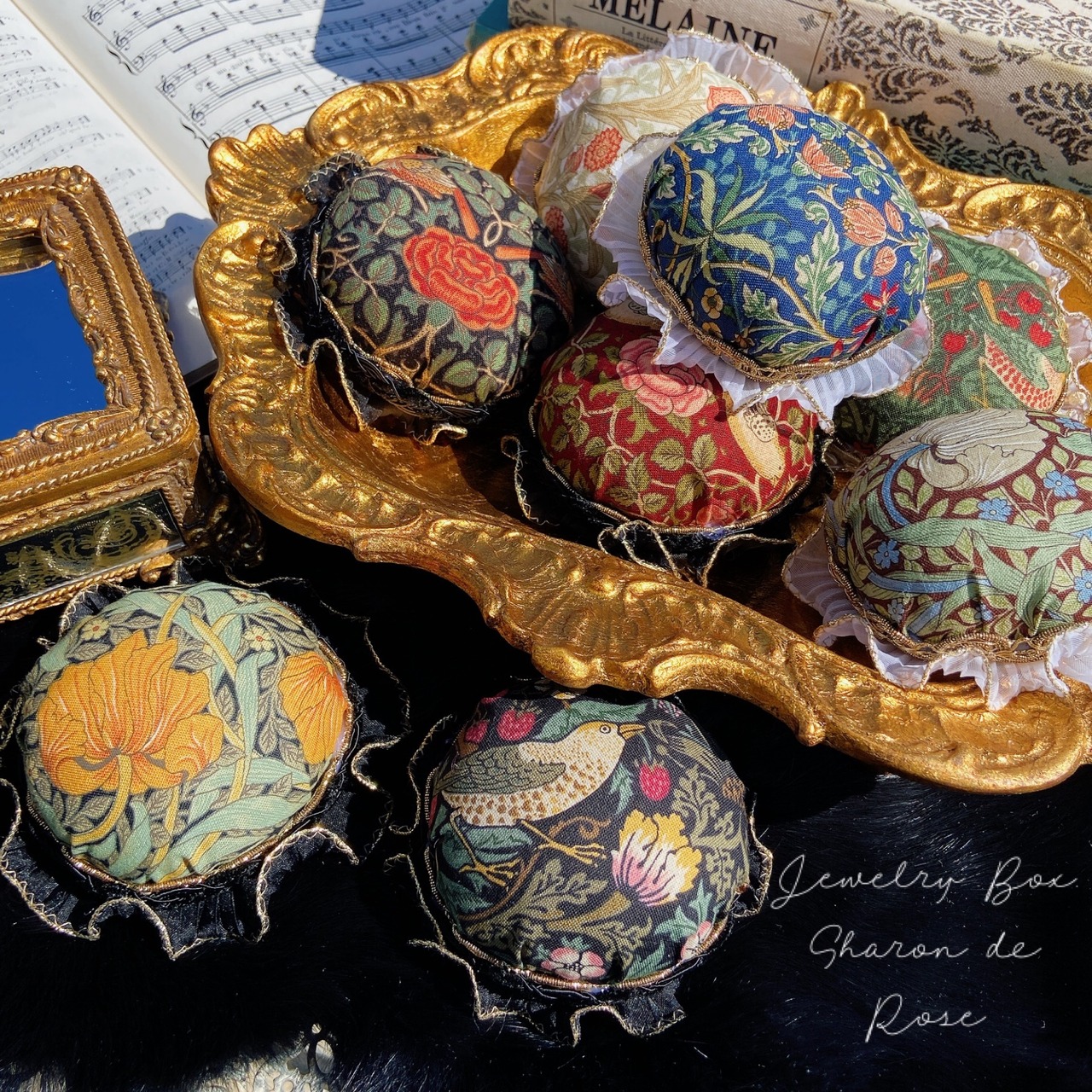 ［William Morris］アームピンクッション　ローズ