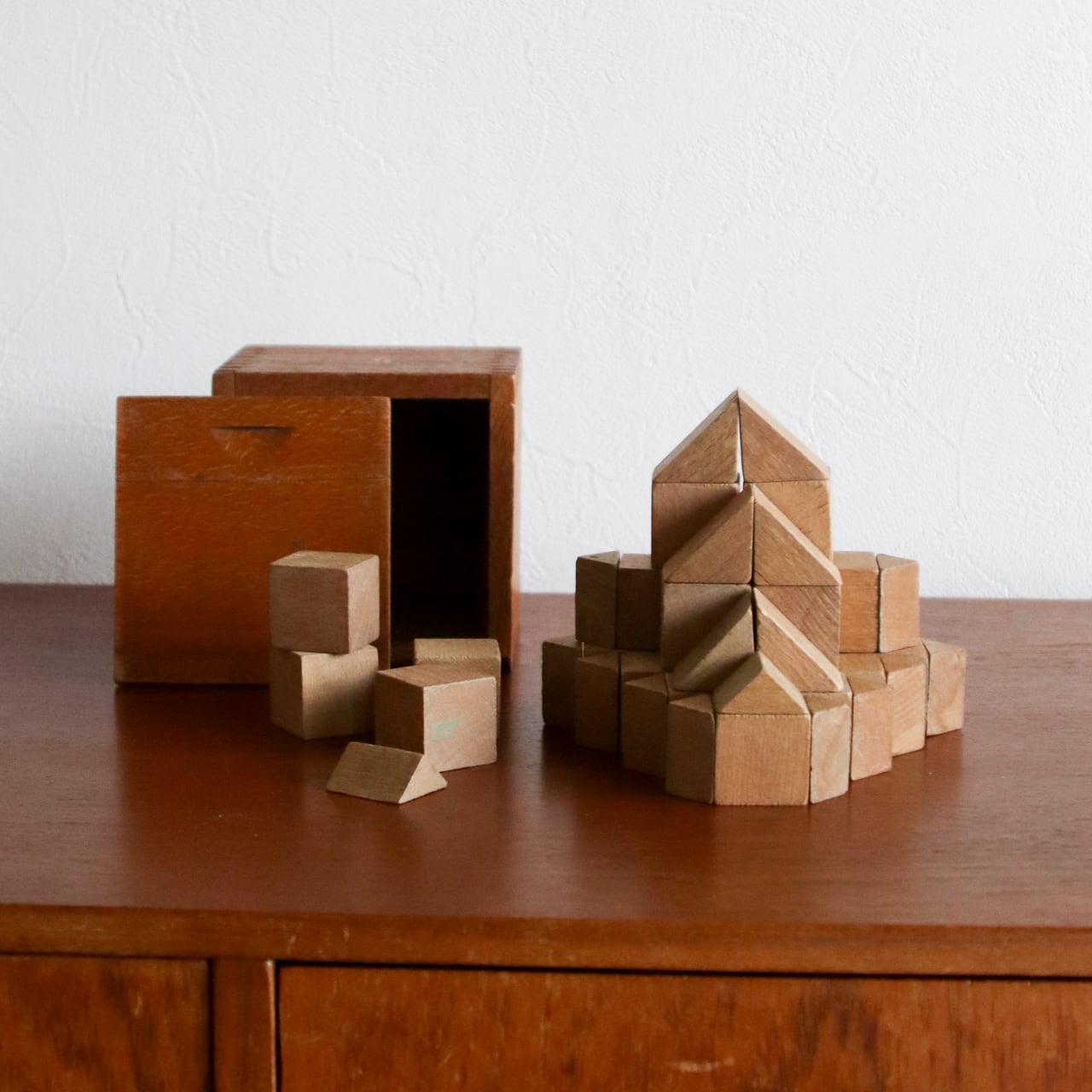WOOD BUILDING BLOCKS "Gabe5"