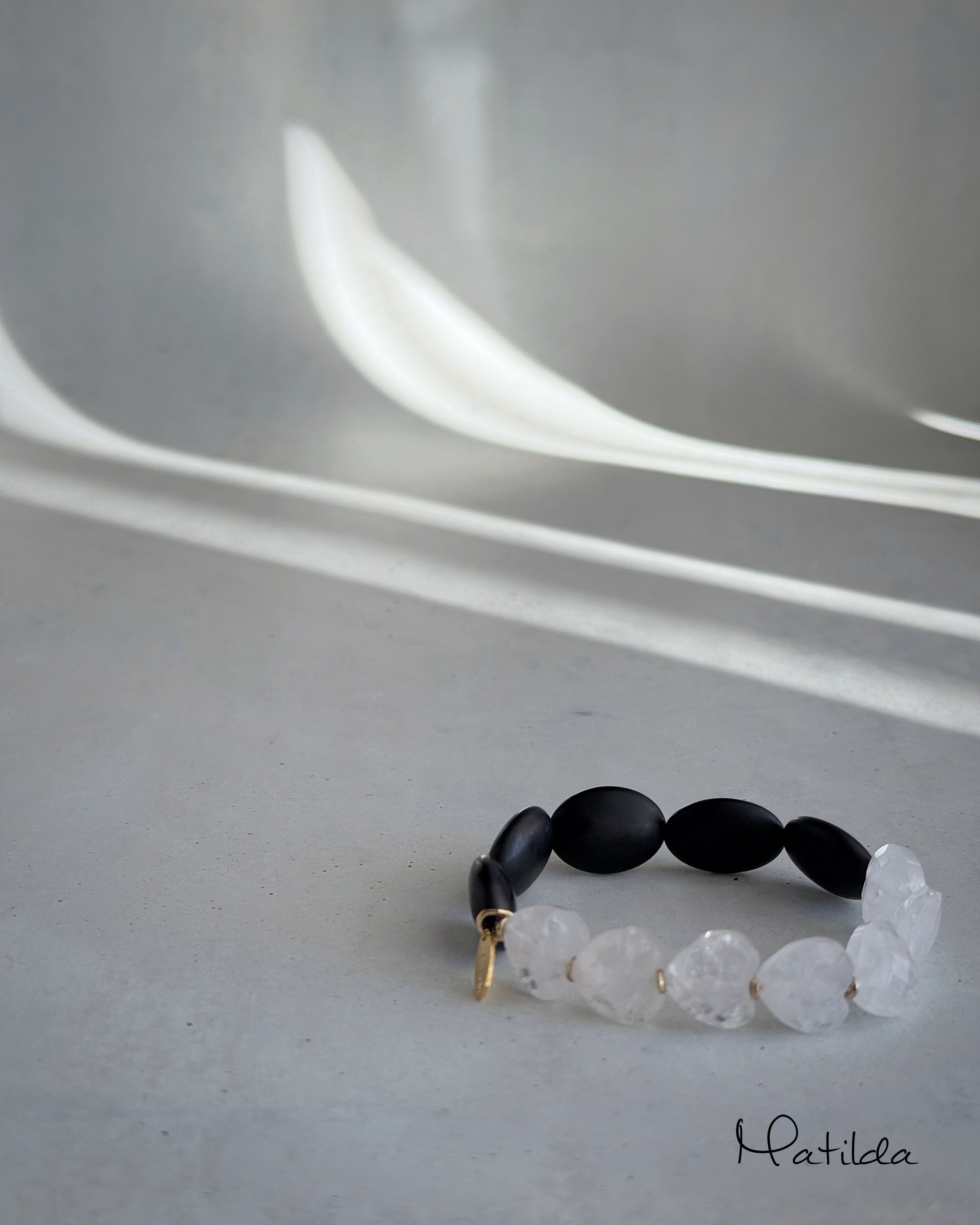 bicolor bracelet(オニキス×クォーツ)