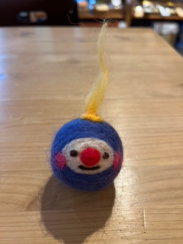 羊毛フェルトチビ人形 受注制作】羊毛フェルトちびモッタさん / 大 | イラストレーター