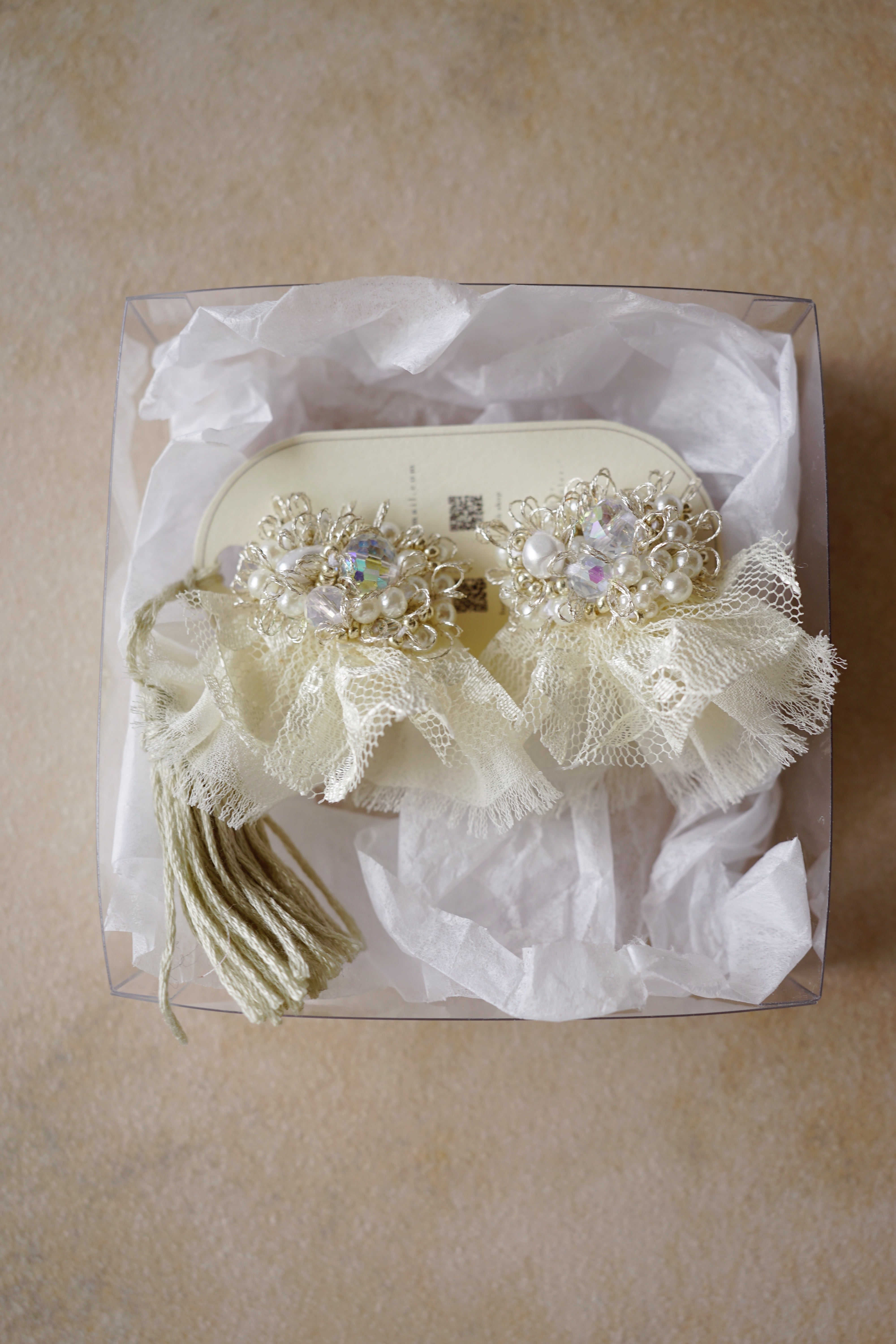 White lace / イヤリング