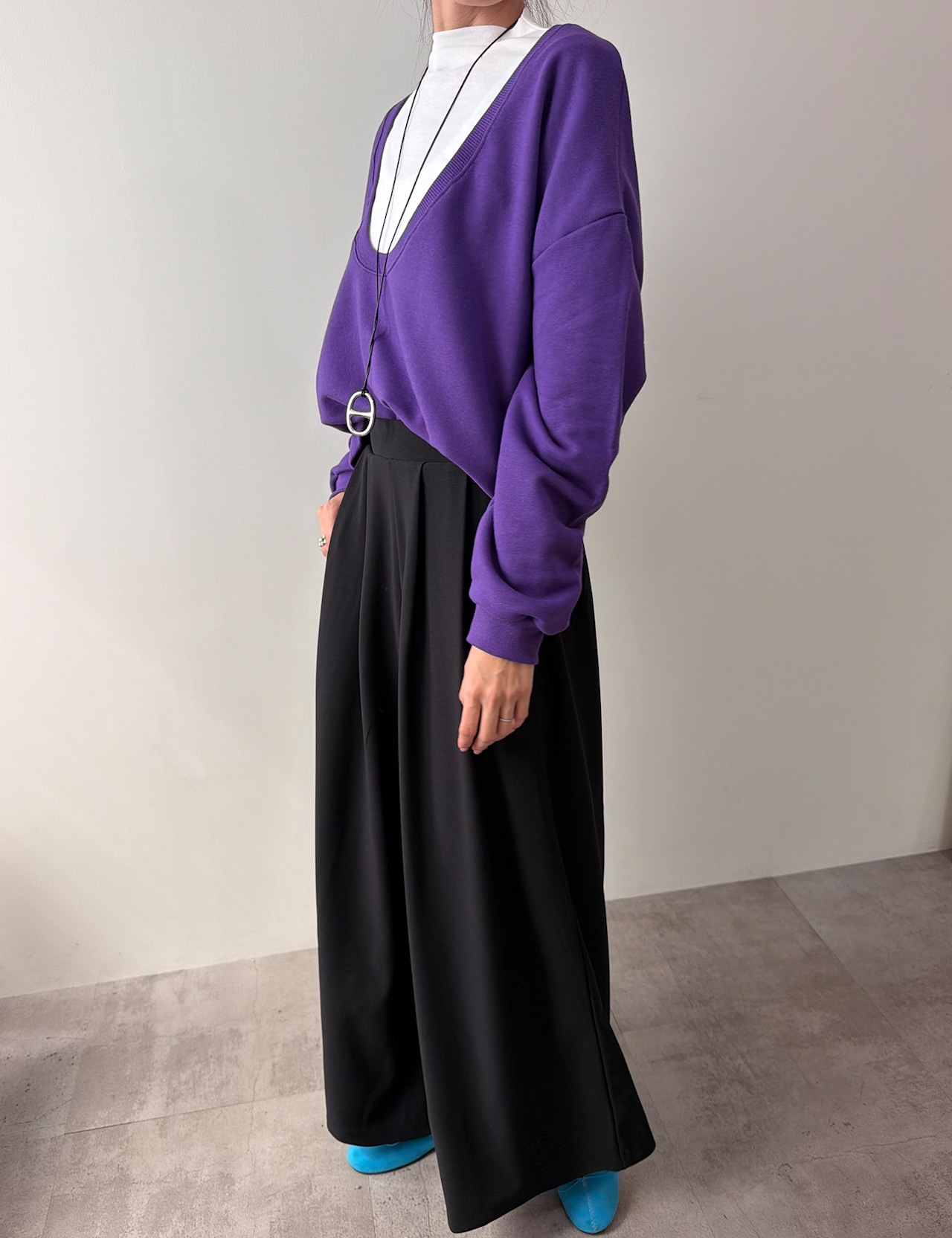 【新作5%OFF・3日間】Deep U-neck Sweat_3colors