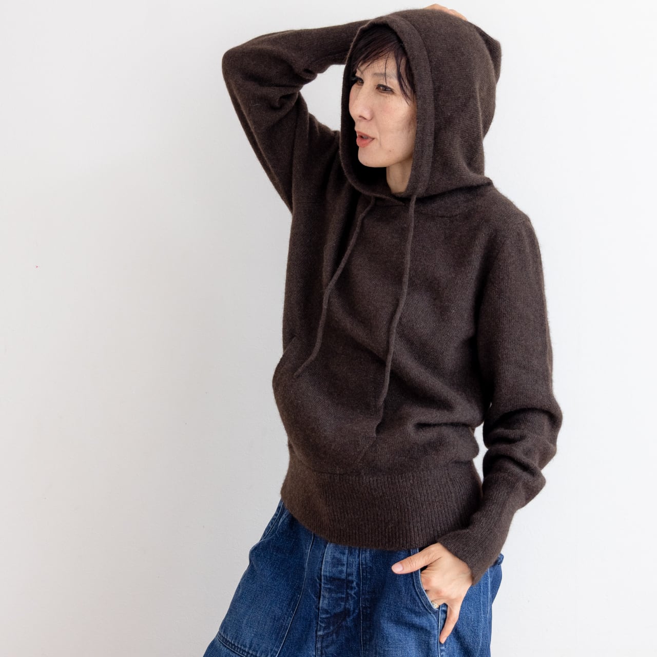 ヤクのパーカー｜こげ茶 | 空飛ぶ羊 BASE webshop｜モンゴルの天然毛