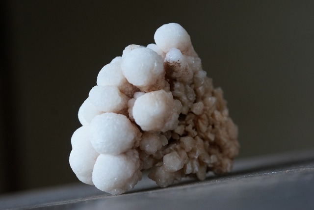ホワイト アラゴナイト White Aragonite (B)