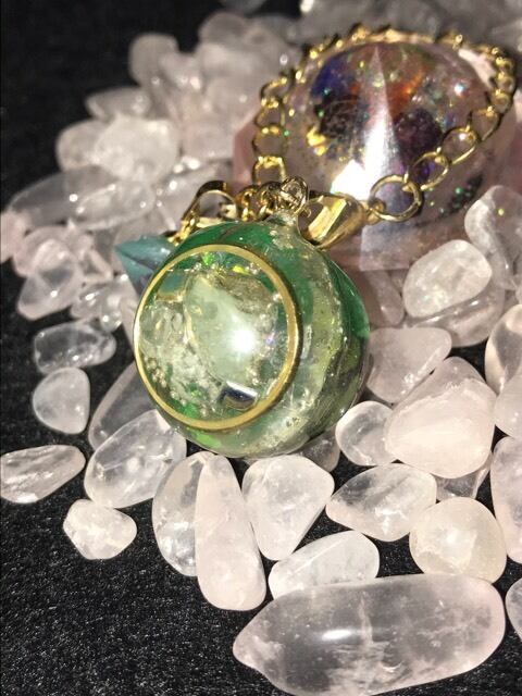 レジンチャーム　エメラルドグリーン