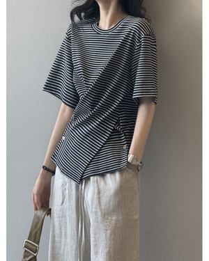 Border Slit Cross Tee