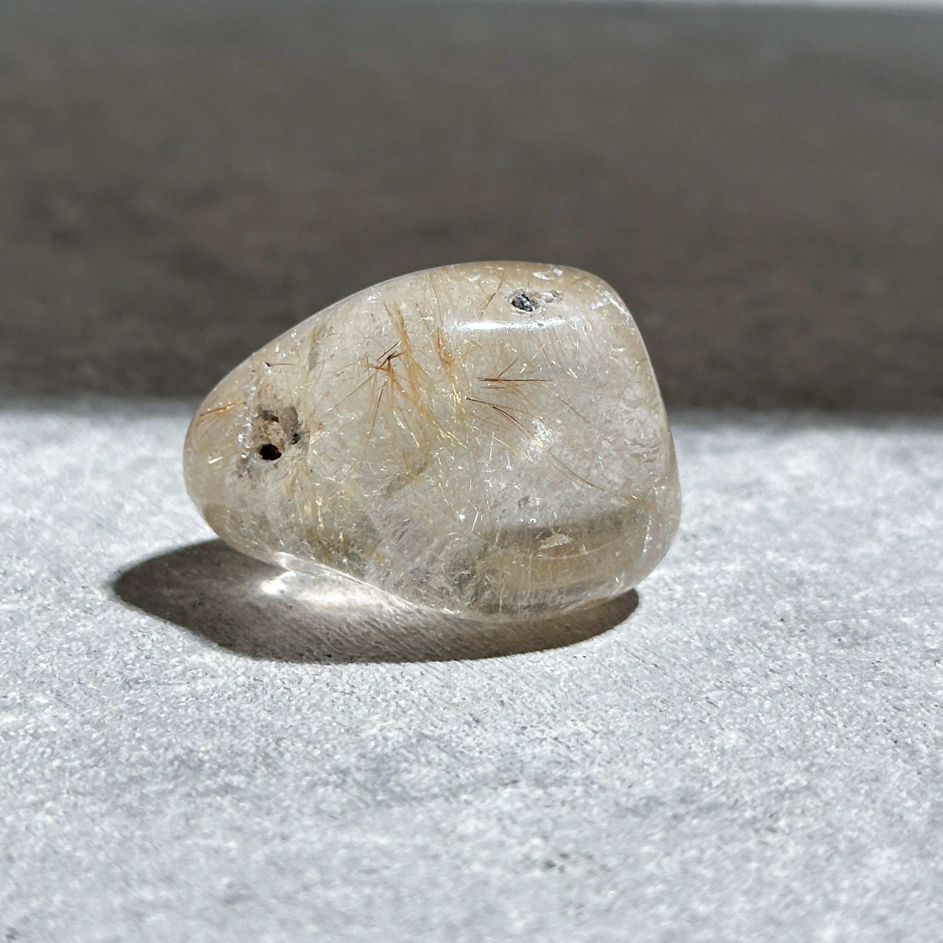 ルチルインクォーツ タンブル 77◇ Rutile in Quartz◇天然石・鉱物