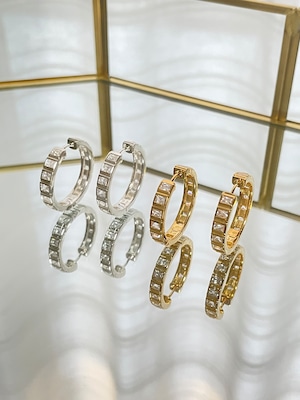 UCE-39 Carré Formal Hoop Earrings