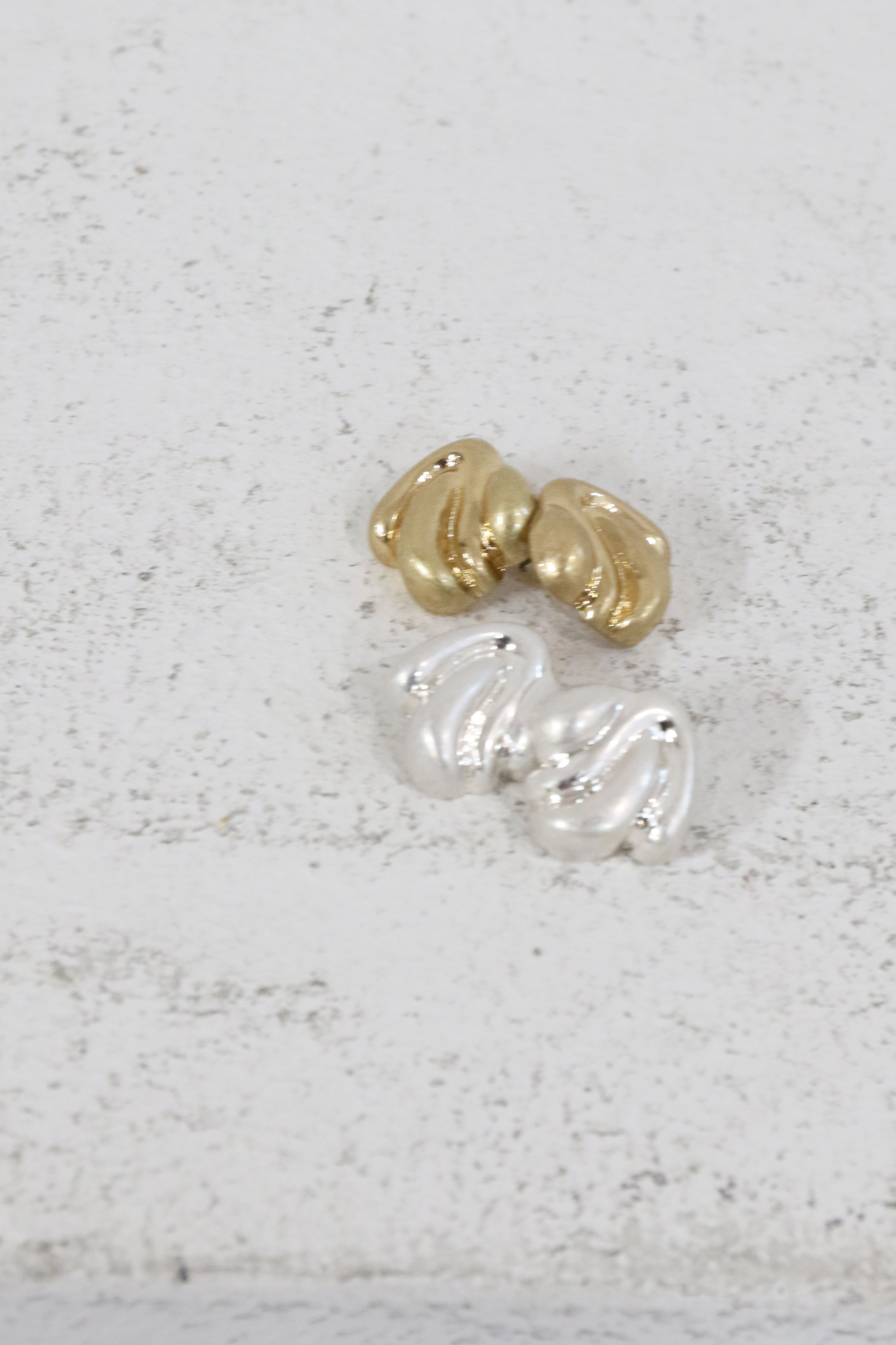 ウーズピアス(5W49043H)