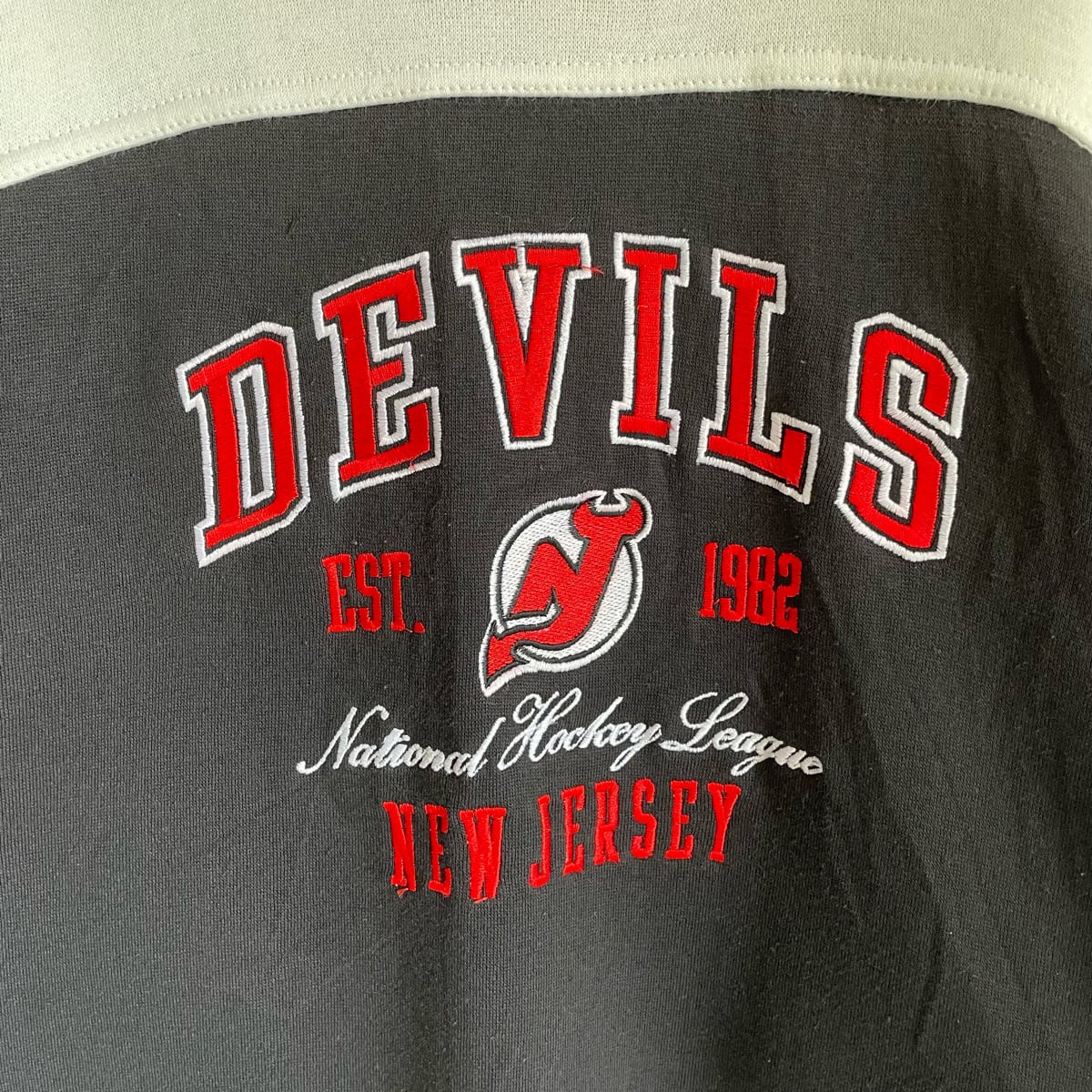 【入手困難】NHLデビルス 刺繍ロゴ 黒 2XL スウェット トレーナー 90s