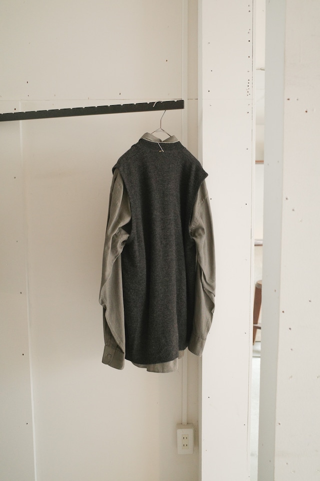 static cashmere vest