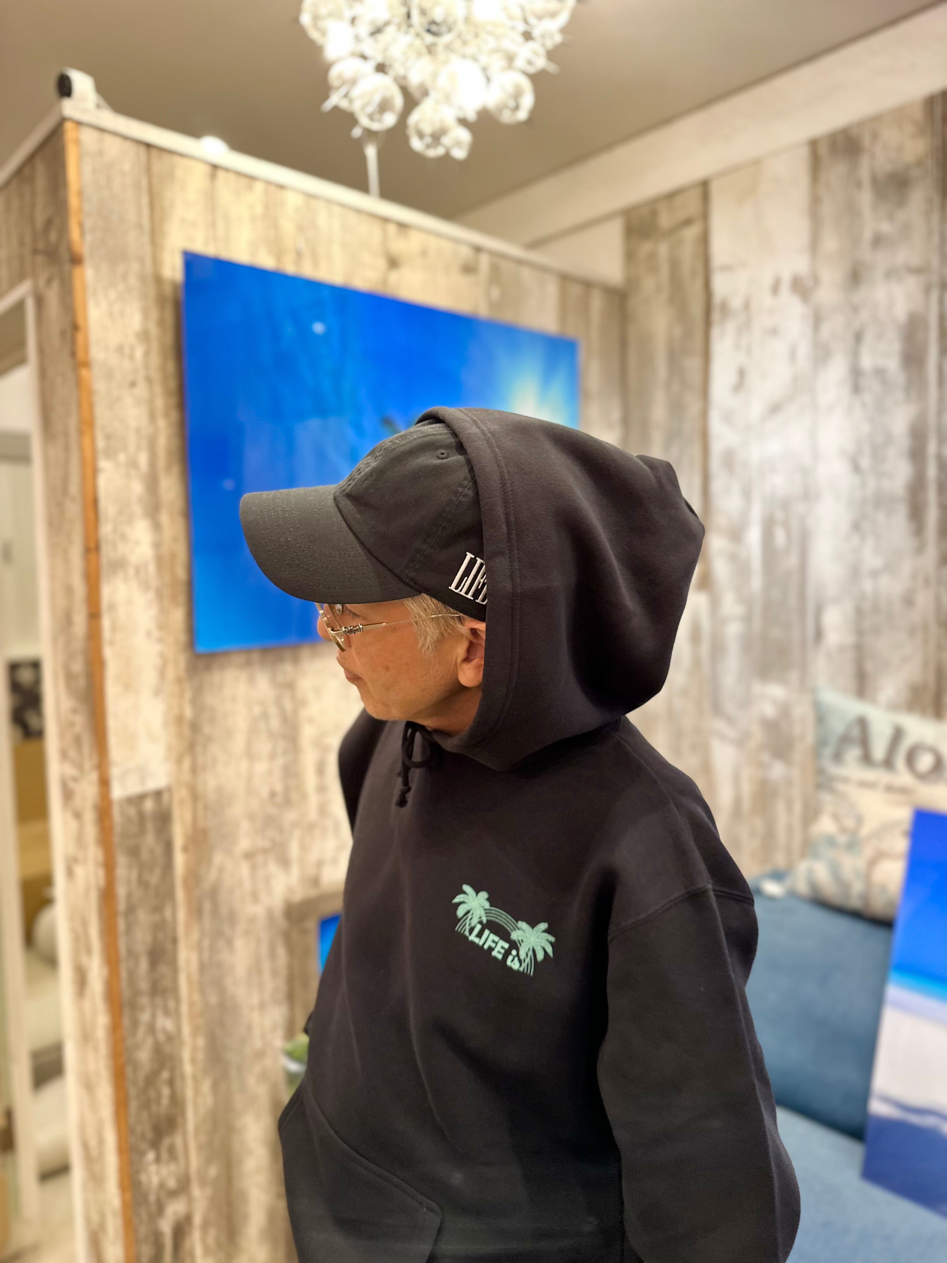 LIFE is × TAMOコラボ ワンカラー フーディー ￥9,000(￥9,900)