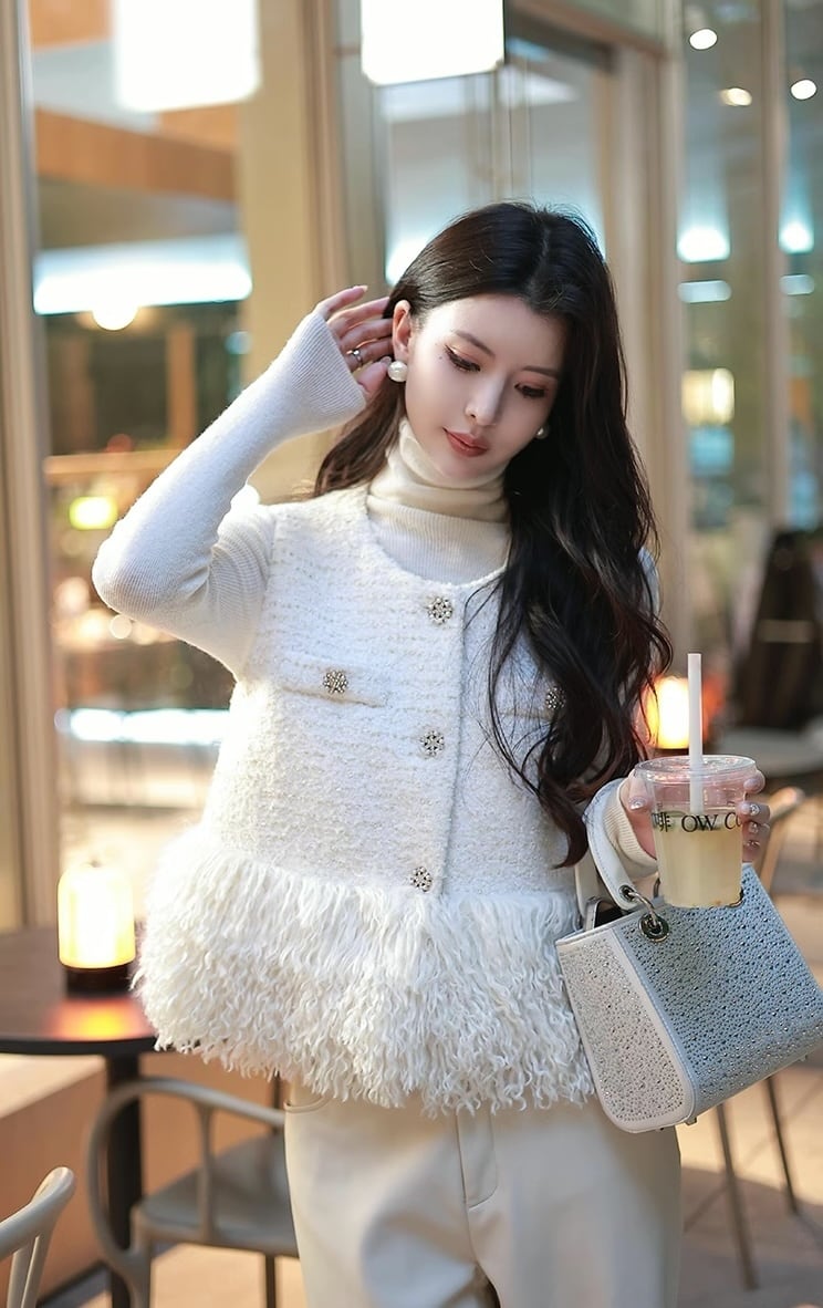 美品【NOBLE 】チェックツイードノースリーブベスト　ホワイト Noble（ノーブル）の「チェックツイードノースリベスト（ベスト）」 - WEAR