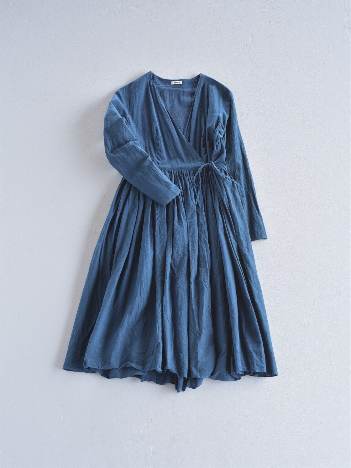 YAECA khadi ｜ラップギャザードレス 琉球藍 | Pay ID