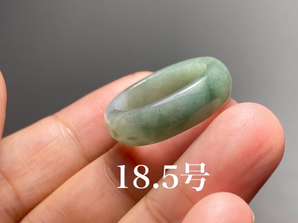 5000円引き くりぬき指輪 リング 本翡翠 ヒスイ A貨 烏骨鶏色 誕生日