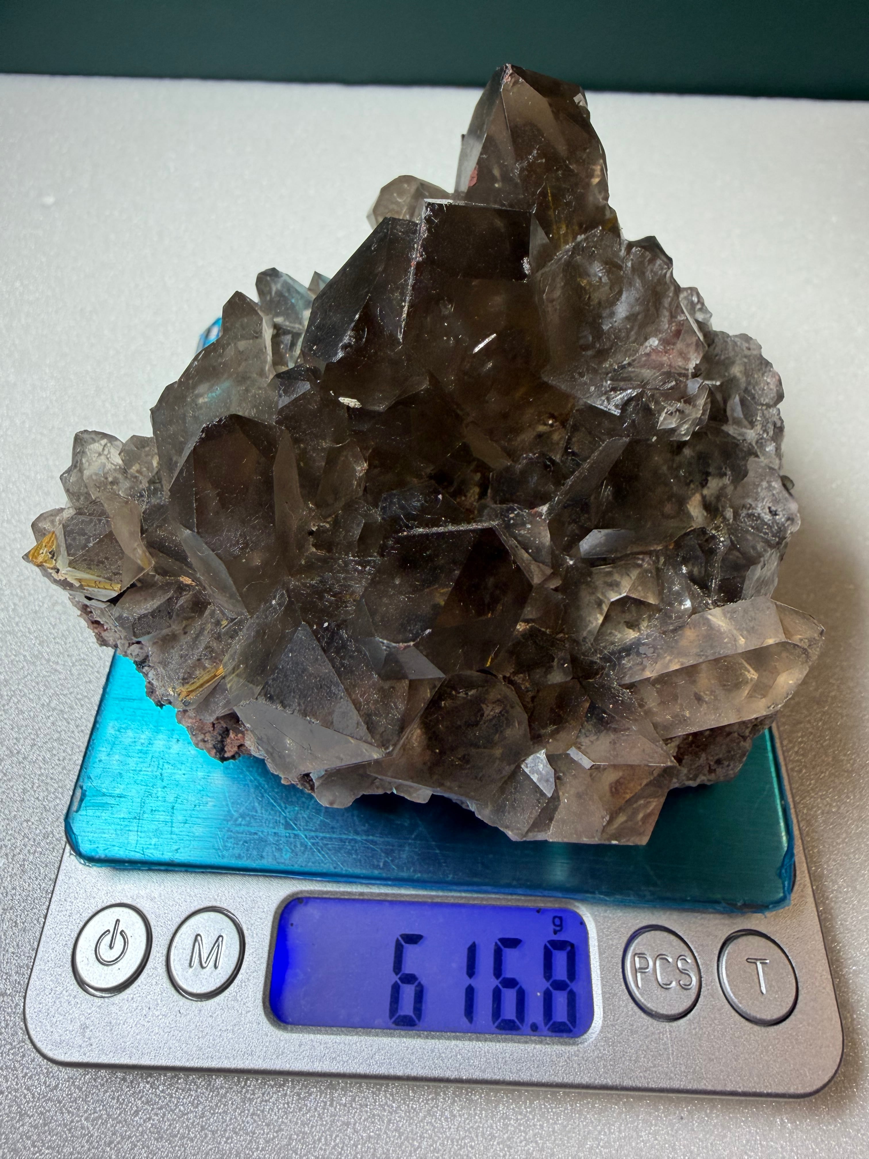 スモーキークォーツ 金針水晶 ヘマタイト入り 原石 クラスター 616g