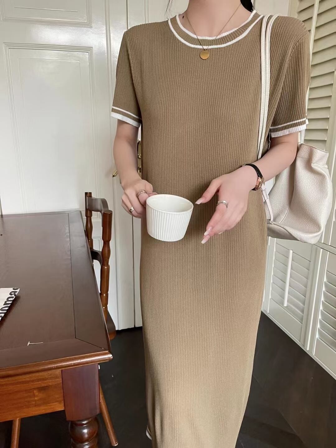 ライン入り半袖ワンピース　AJ1050-2233