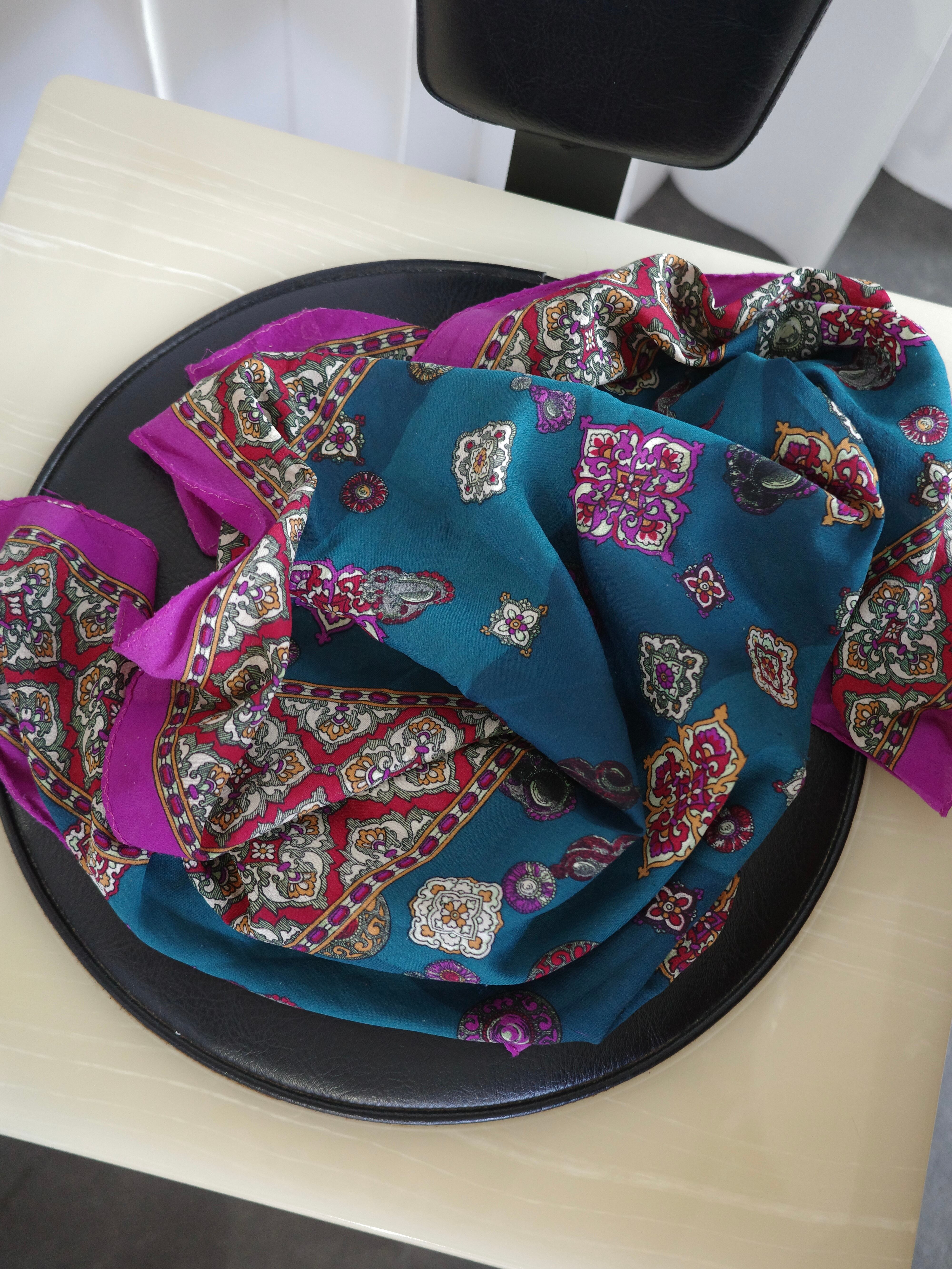 <vintage>oriental color scraf