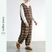 茶棕チェックで描く、やわらかな立体感バルーンパンツ《i0839》