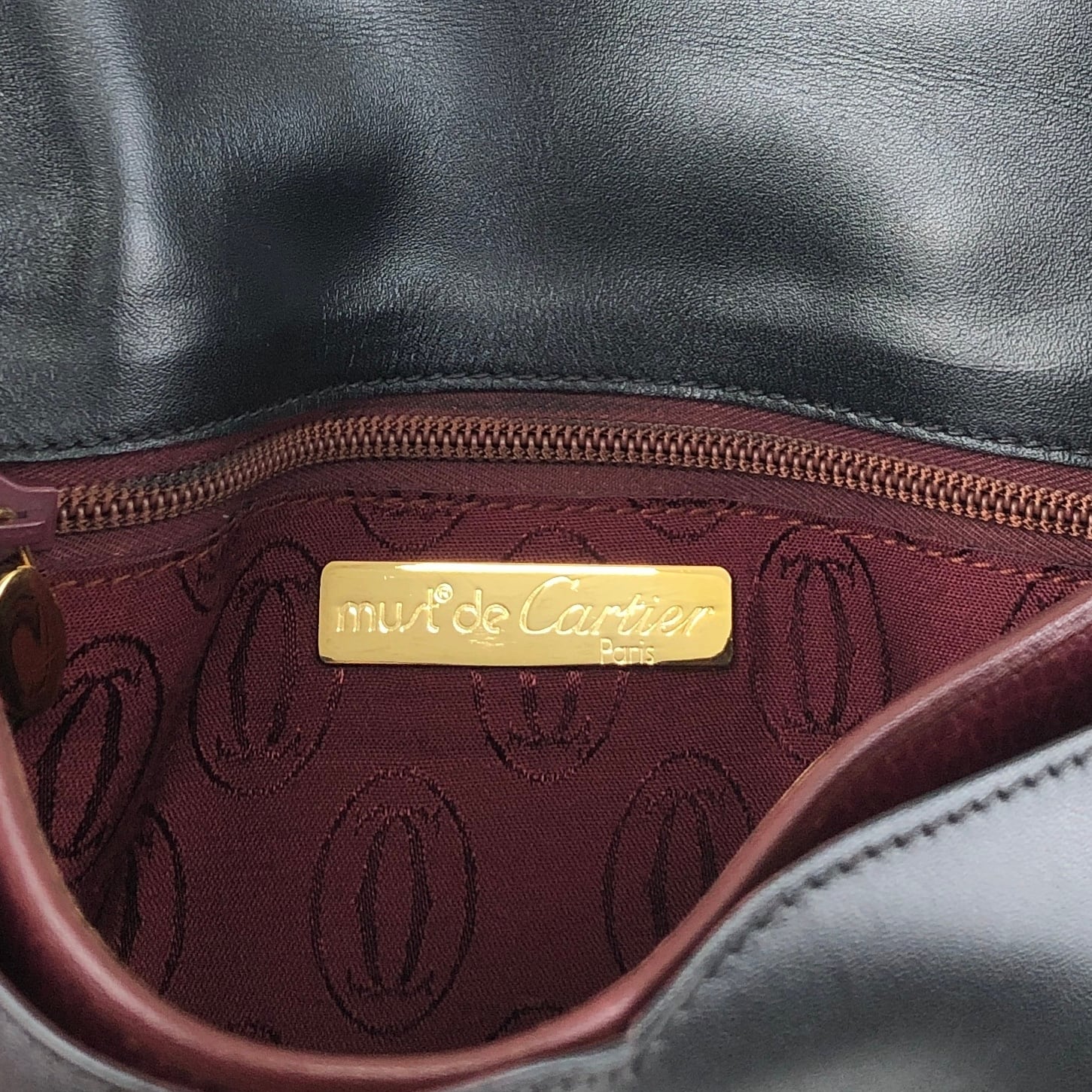 Cartier カルティエ ショルダーバッグ ブラック トリニティ ロゴ