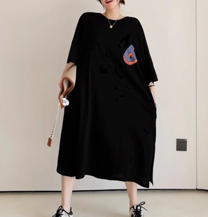 シャツワンピース レディース ワンピース ロング 半袖 ラウンドネック オーバーサイズ ポケット かわいい シンプル カジュアル おしゃれ ラフ スポーティー ルーズ 存在感 ベーシック アクティブ リラックス ロゴ 春 夏 秋 ロングシーズン マタニティ 学生 デート お出かけ 公園 女子会 休日 ショッピング コンサート ライブ 楽ちん 体型カバー プチプラ 普段使い 着回し インスタ映え L XL 2XL 3XL 4XL 大きいサイズ ビッグ ゆったり ゆる 黒 ブラック ベーシックカラー