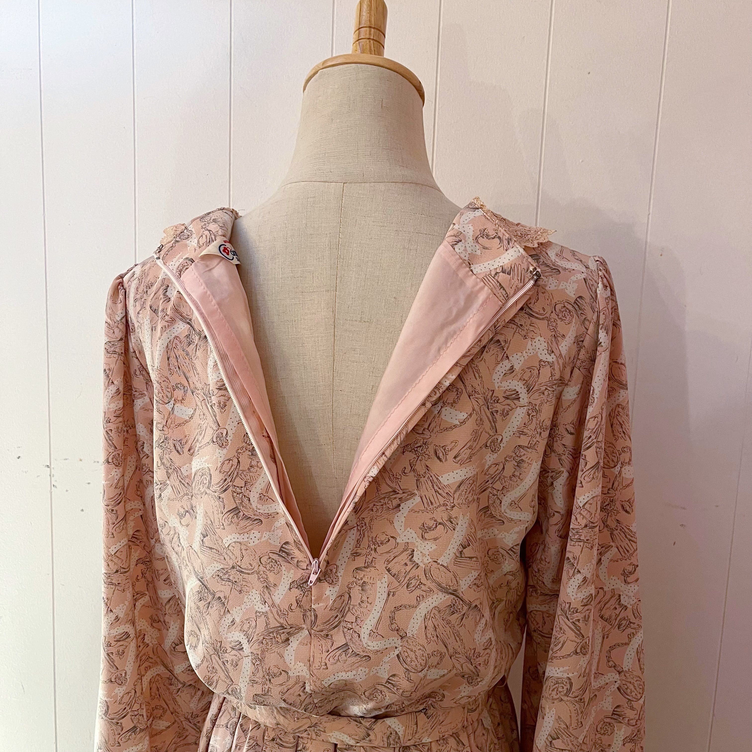 antique paris pattern pearl brooch one-piece