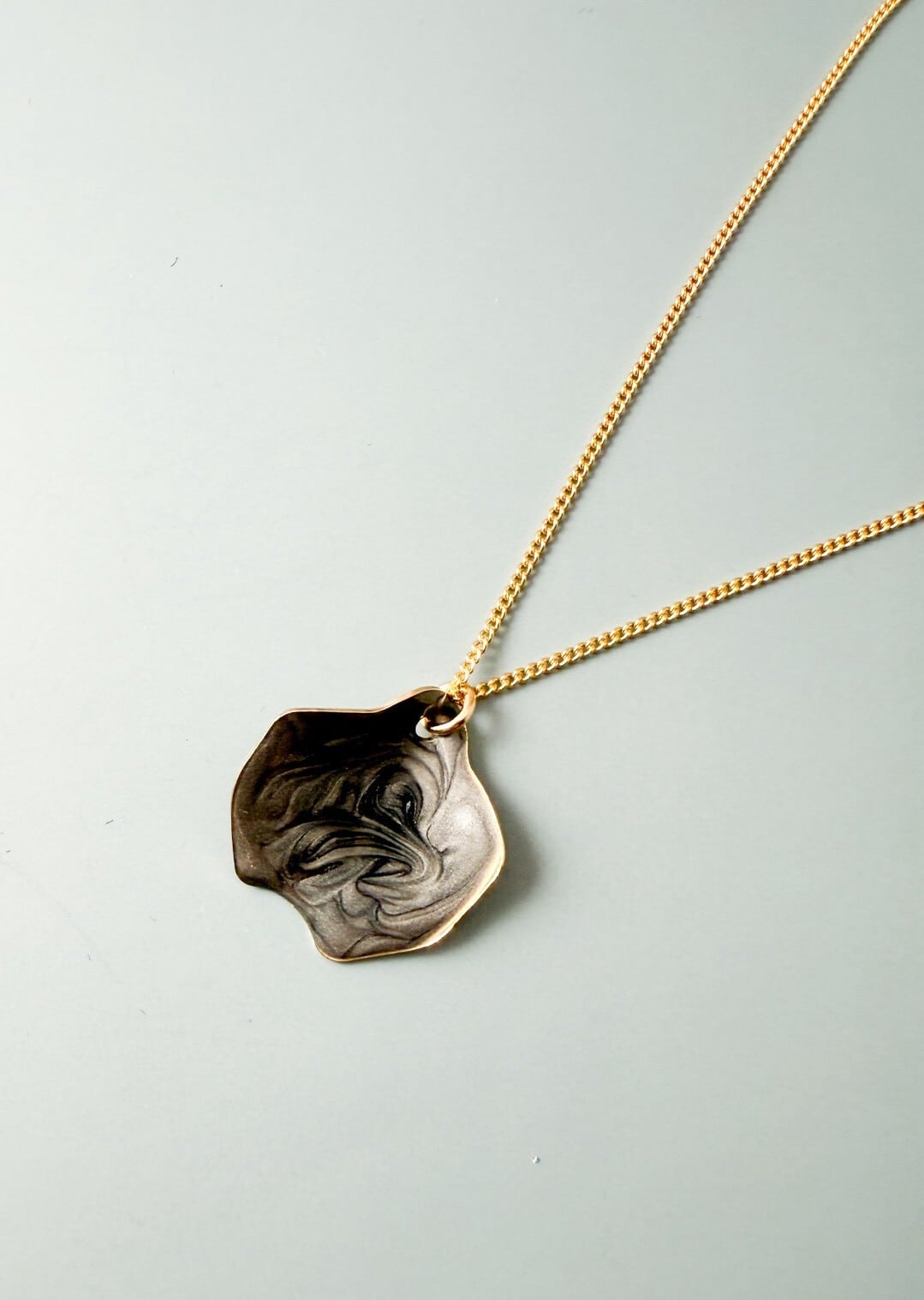 MM6 Mason Margiela カレンダーロゴ　プレートネックレス MM6 Mason Margiela カレンダーロゴ プレートネックレス - メルカリ