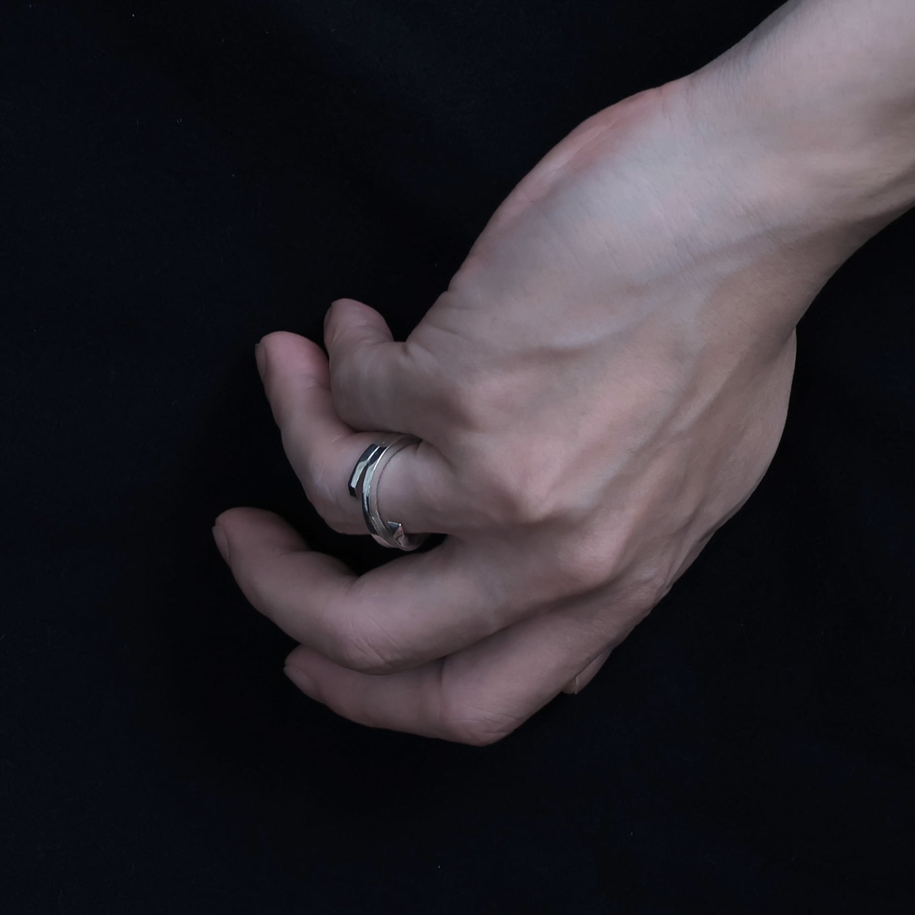 PRY シュウト Double Twist Triangle Ring 21号