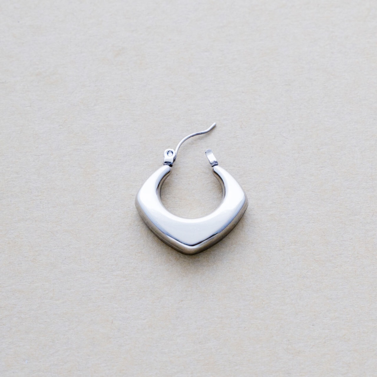 FRAME PIERCE
