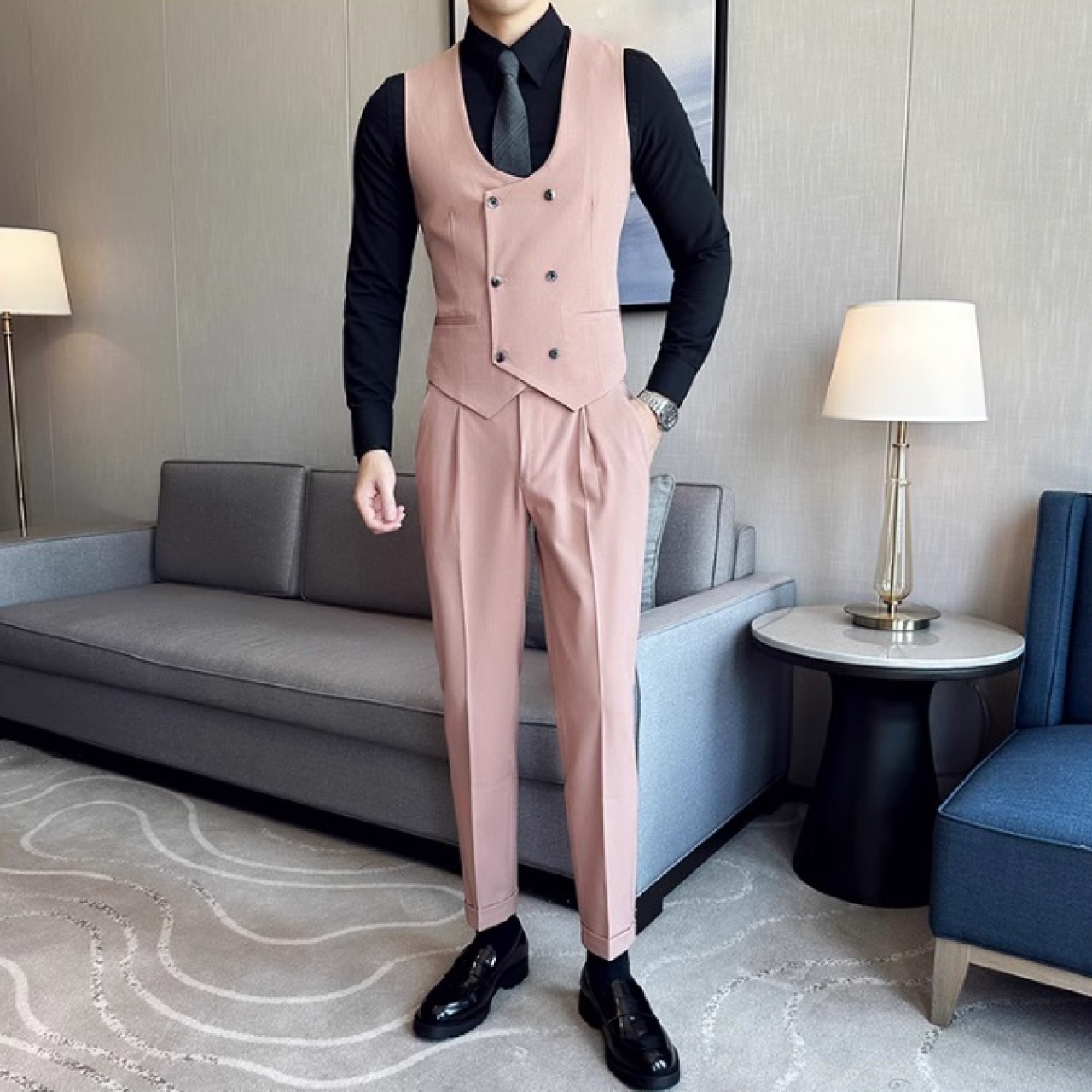 上品な色合いが目を引くスリーピース　SU008