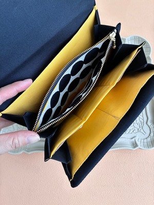 病院いくならひとまとめケース（ぽこぽこ水玉イエロー）