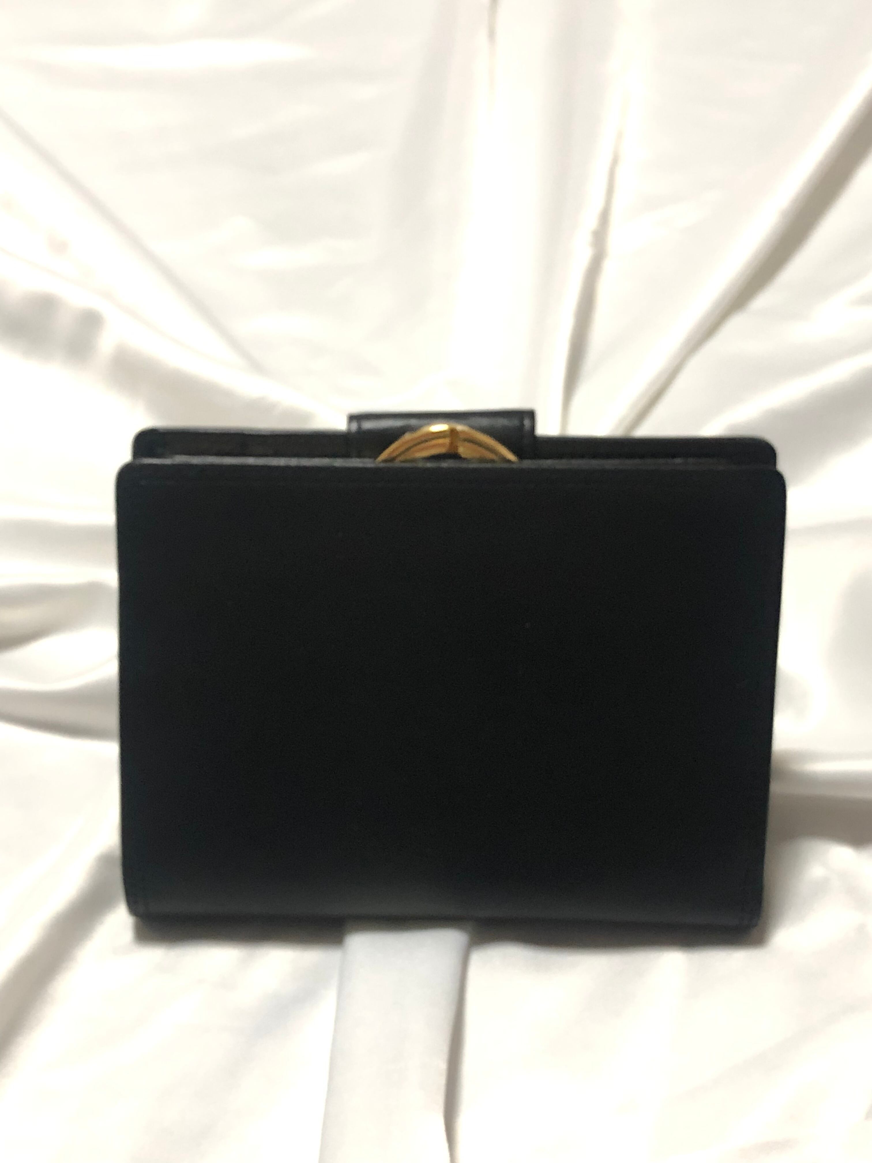 イヴサンローラン  がま口財布 Yves Saint Laurent イヴ・サンローラン YSLロゴ レザー がま口 財布