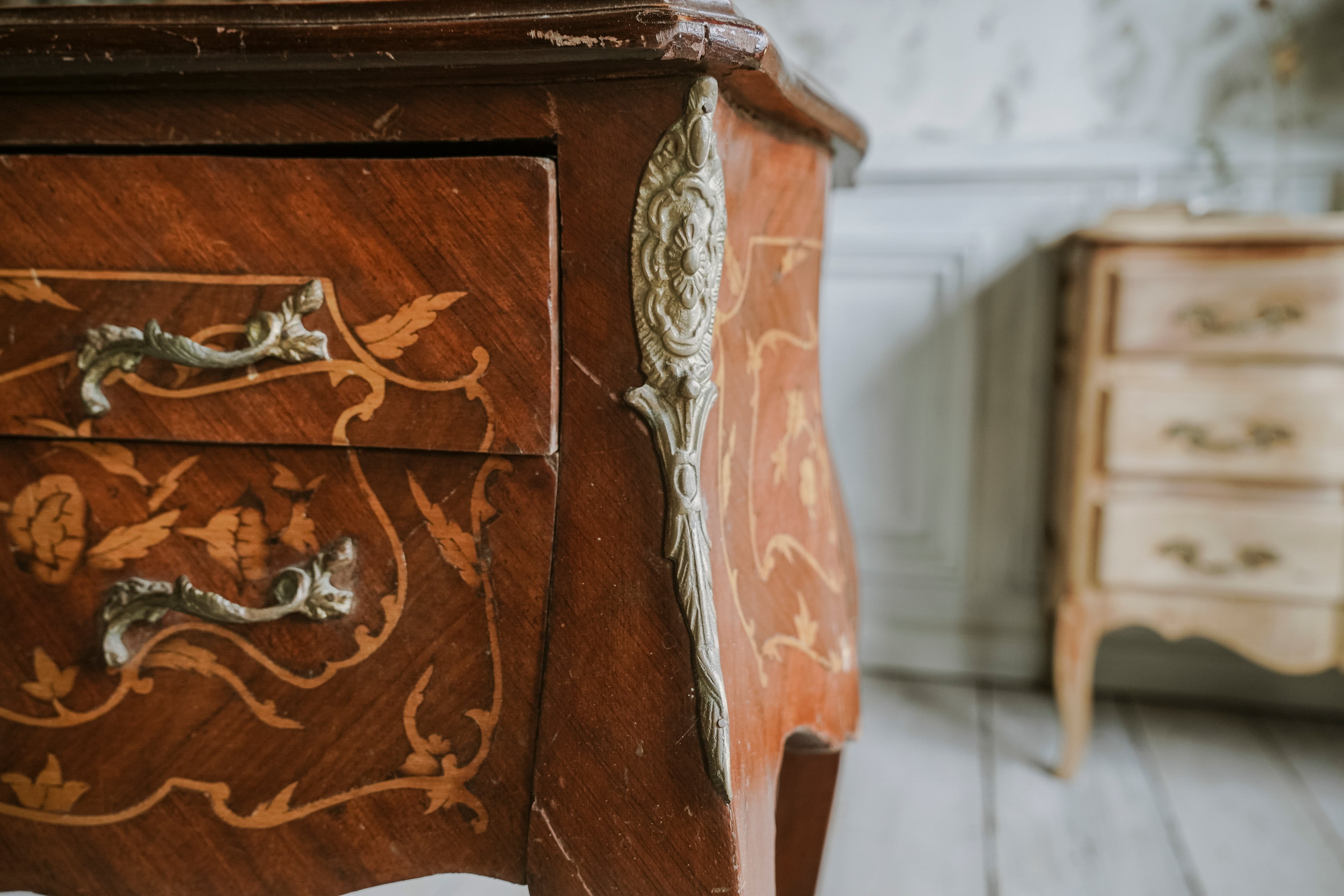 サイドチェスト/チェスト/収納/引き出し/カブリオールレッグ/装飾