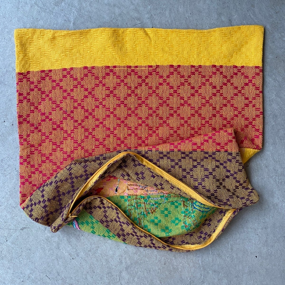 コロラド州の刺繍　クッションカバー コロラド州の刺繍 クッションカバー 自由に選べるセット