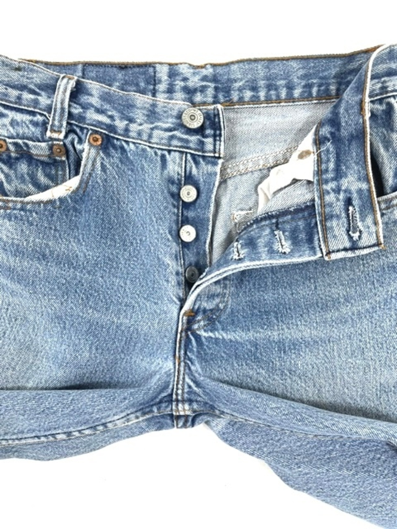 M-201  リーバイス Levis501レギュラー古着 1990年米国製刻印551   W 66cm(ぐるり） 股下 65cm