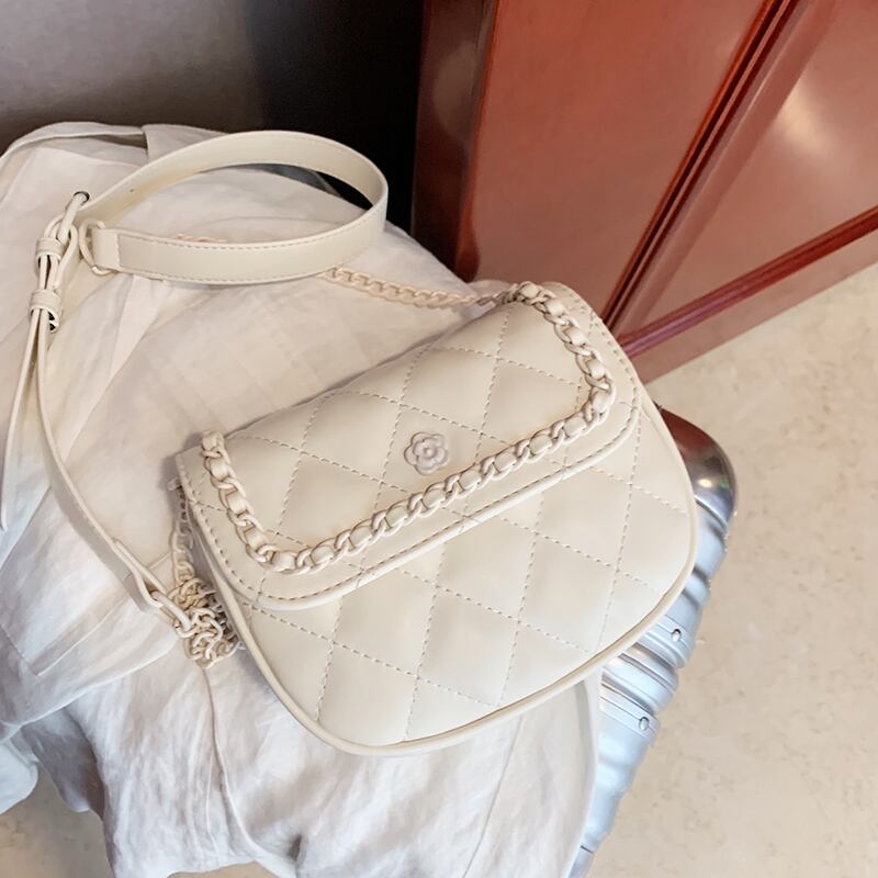 サマーレディーススモールバッグ2020新しいトレンドファッションワイルドインチェーンメッセンジャーバッグネットレッド人気サドルバッグ Tiancai_Wing_Bag0518046