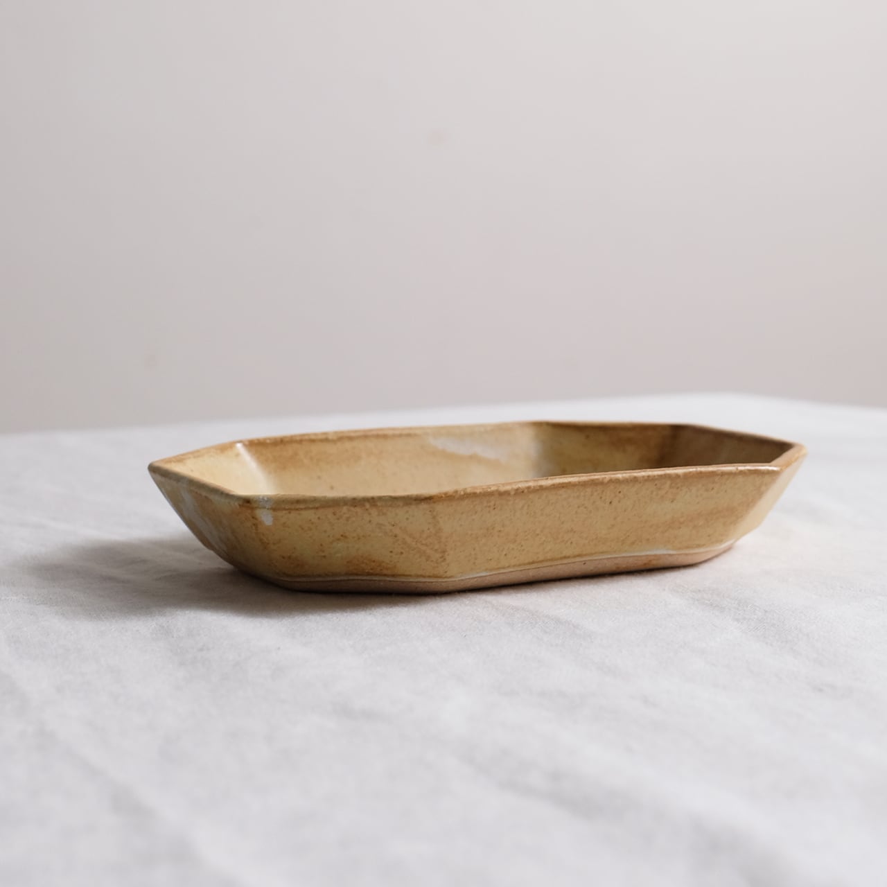 石渡磨美 Mami Ishiwata 耐熱八角皿（直火不可）M 白 8. | les trois