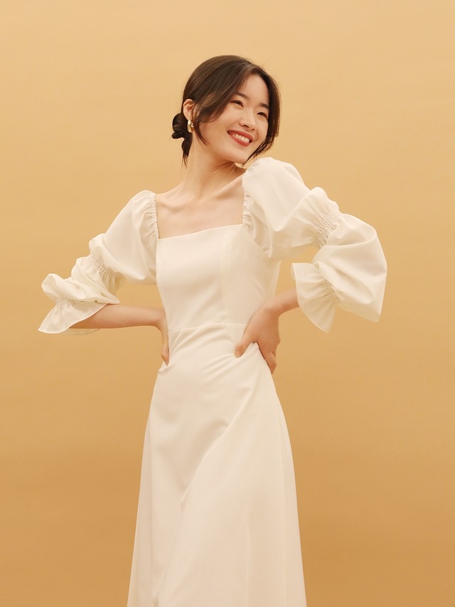 ワンピース ドレス 長袖 パフスリーブ スリム ホワイト イエロー ピンク ワンカラー 膝丈