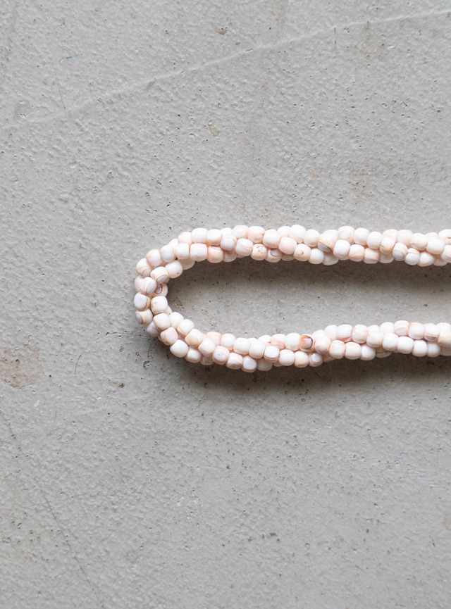 unknown 1980s Shell beads twisted necklece
