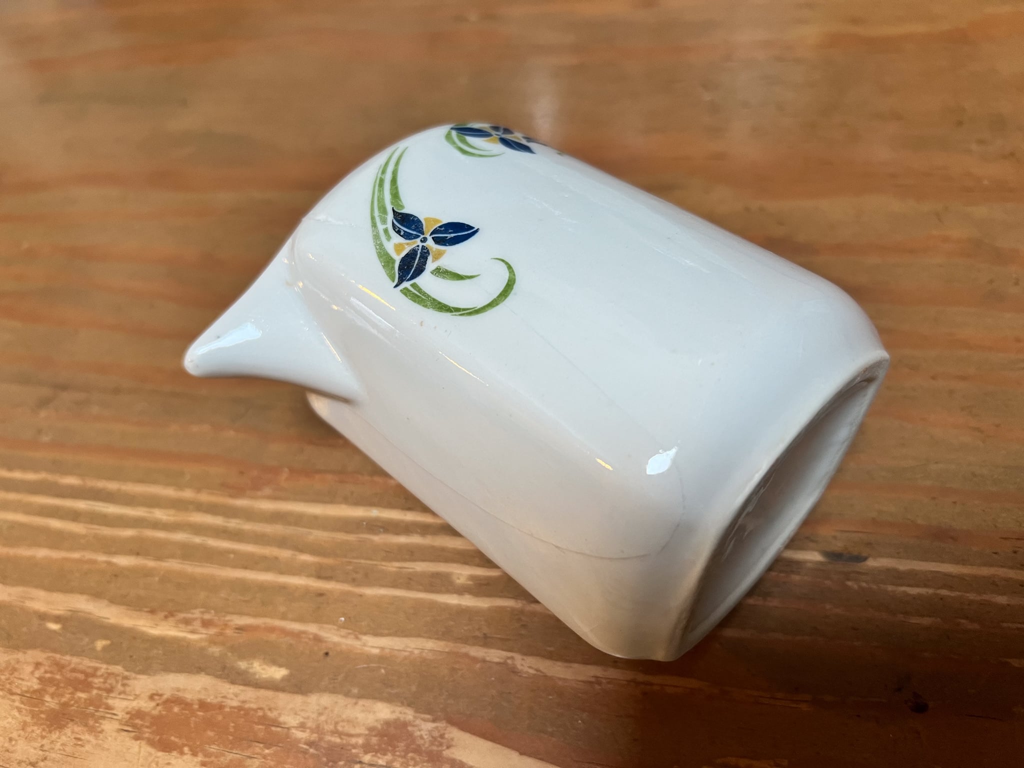 花柄がかわいい陶器の小さなピッチャー (大)フレンチアンティーク ブロカント