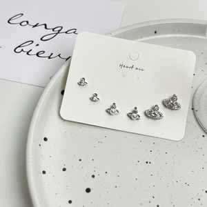 レディース ピアス ジュエリー アクセサリー メッキ ダイヤモンド パール かわいい 大人可愛い きれいめ シンプル 上品 お洒落 フォーマル フェミニン 無地 デート お出かけ パーティー イベント リゾート 旅行 海 お買い物 女子会 休日 カフェ お花見 普段使い コーデ 高見え 20代 30代 40代 プチプラ 春 夏 秋 冬 結婚式 二次会 披露宴 シーズンレス オールシーズン 春カラー 秋カラー シルバー 銀色 大人カラー